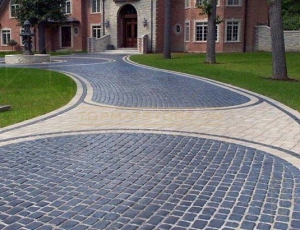 Đá cubic lát sân và những ưu điểm vượt trội trong thiết kế sân vườn